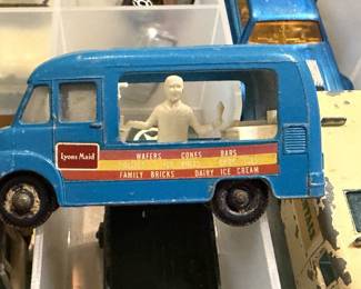 Dozens of Lesney made in England metal vehicles- possible some Matchbox