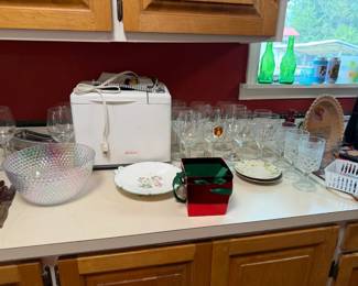 wine glasses, bread machine