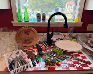 knives. Pecan pie plate, platters