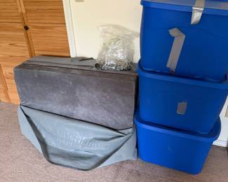 bed, storage totes