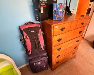 luggage, chest of drawers