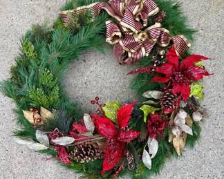 28” wreath with hanging protective bag
