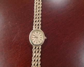 Avignon gold watch