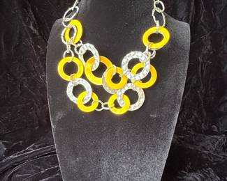 Chunky Link Necklace with Yellow and Hammered Silver-Tone Circles