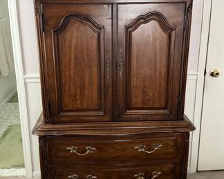 Vintage Drexel Heritage French Provincial Bedroom Furniture Suite
