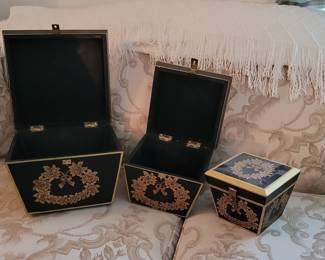 Vintage Black Lacquer Nesting Boxes with Floral Wreath Motif
