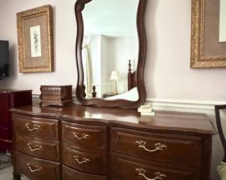 Vintage Drexel Heritage French Provincial Bedroom Furniture Suite