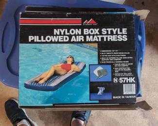 Vintage Timber Top Nylon Box Style Pillowed Air Mattress 57HK