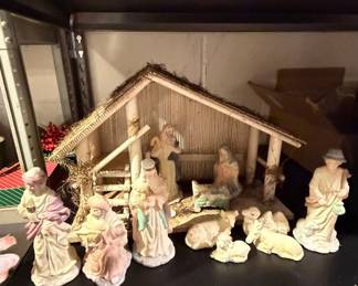 Vintage Ceramic Nativity Set with Rustic Stable, 11 Pieces