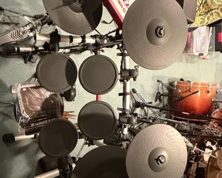 Yamaha DTXPRESS III Electronic Drum Set