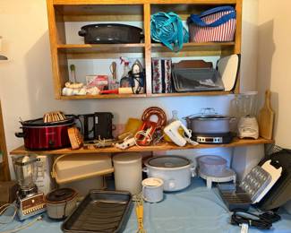 small appliances, roaster, Tupperware, bakeware
