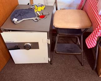 safe, stool