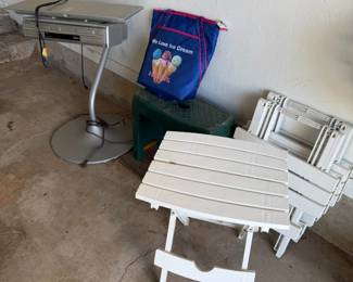 folding tables, Media stand