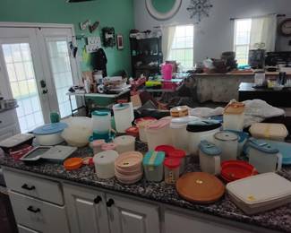 Tupperware and other plastic wear vintage plastic wear