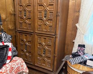 armoire, basket