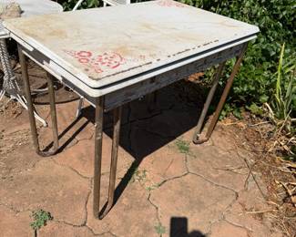 enamel table