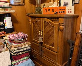 armoire, decor, linens