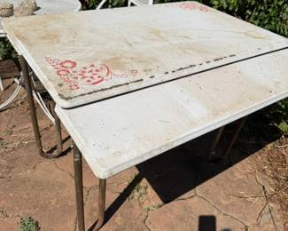 enamel table