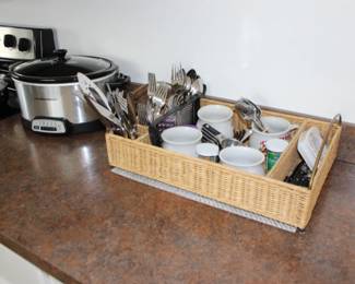 Hamilton Beach Crock Pot, Cups, Silverware