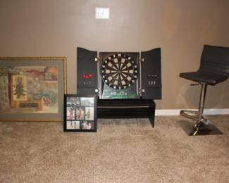 Art and Dart Board