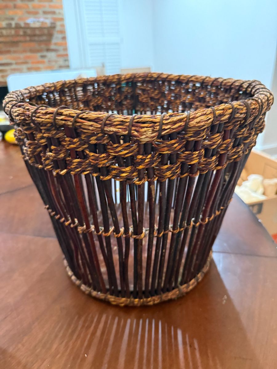 Blue Moon Estate Sale w/ Oscar De La Renta, Decor & Patio Sets