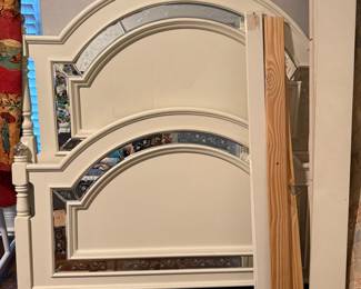 Blue Moon Estate Sale w/ Oscar De La Renta, Decor & Patio Sets