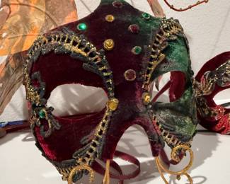 Blue Moon Estate Sale w/ Oscar De La Renta, Decor & Patio Sets