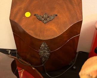 Blue Moon Estate Sale w/ Oscar De La Renta, Decor & Patio Sets