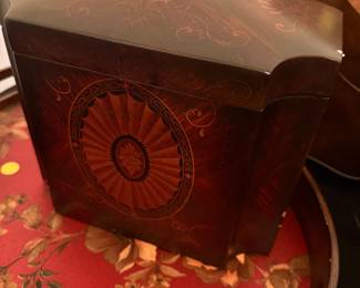 Blue Moon Estate Sale w/ Oscar De La Renta, Decor & Patio Sets
