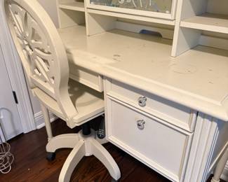Blue Moon Estate Sale w/ Oscar De La Renta, Decor & Patio Sets