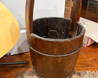 Blue Moon Estate Sale w/ Oscar De La Renta, Decor & Patio Sets