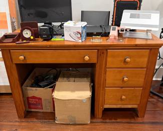 Blue Moon Estate Sale w/ Oscar De La Renta, Decor & Patio Sets