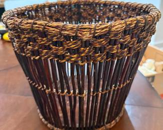 Blue Moon Estate Sale w/ Oscar De La Renta, Decor & Patio Sets