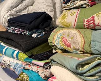 Blue Moon Estate Sale w/ Oscar De La Renta, Decor & Patio Sets