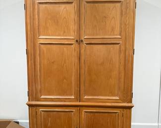 Blue Moon Estate Sale w/ Oscar De La Renta, Decor & Patio Sets