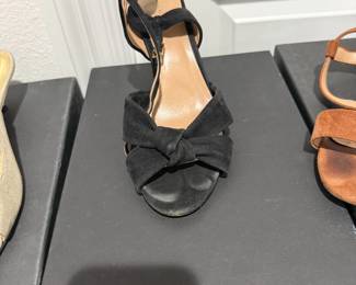 Blue Moon Estate Sale w/ Oscar De La Renta, Decor & Patio Sets