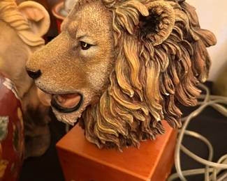 Blue Moon Estate Sale w/ Oscar De La Renta, Decor & Patio Sets