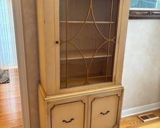 Vintage Curio Cabinet Hutch