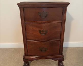 Mahogany Kling Bedroom Set
