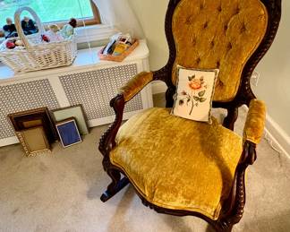 Vintage Rocking Chair 