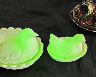 Hen on Nest uranium glass