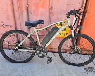 56  5th Wheel Discover EBike