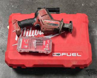2414  Milwaukee Tools