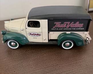 VTG Replica True Value Truck