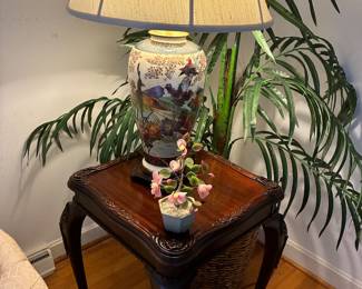 Lovely lamp and table
