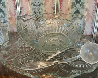 LE Smith punch bowl