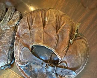 Antique catchers mitt