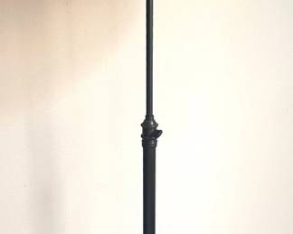 Metal Adjustable Height Floor Lamp Lot #: 82