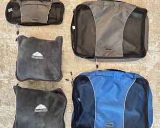 3 Ebags Travel Pouches For Packing & 2 Blue Hills Fleece Travel Blankets In Pouches Lot #: 119