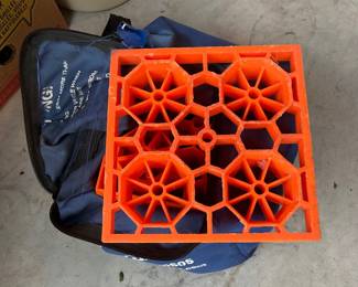 Camper tire balance cubes